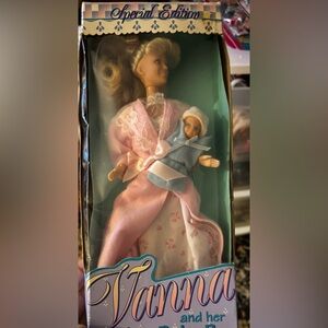 Vintage 1994 Totsy Vanna And Her New Baby Boy Doll NRFB Damaged Box Fashion Doll